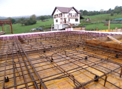 Detached house building
